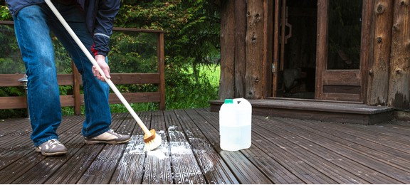 Why Don’t Touch Deck Cleaner with Your Skin?