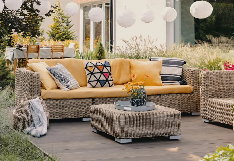 How to Build a Floating Deck Effortlessly?