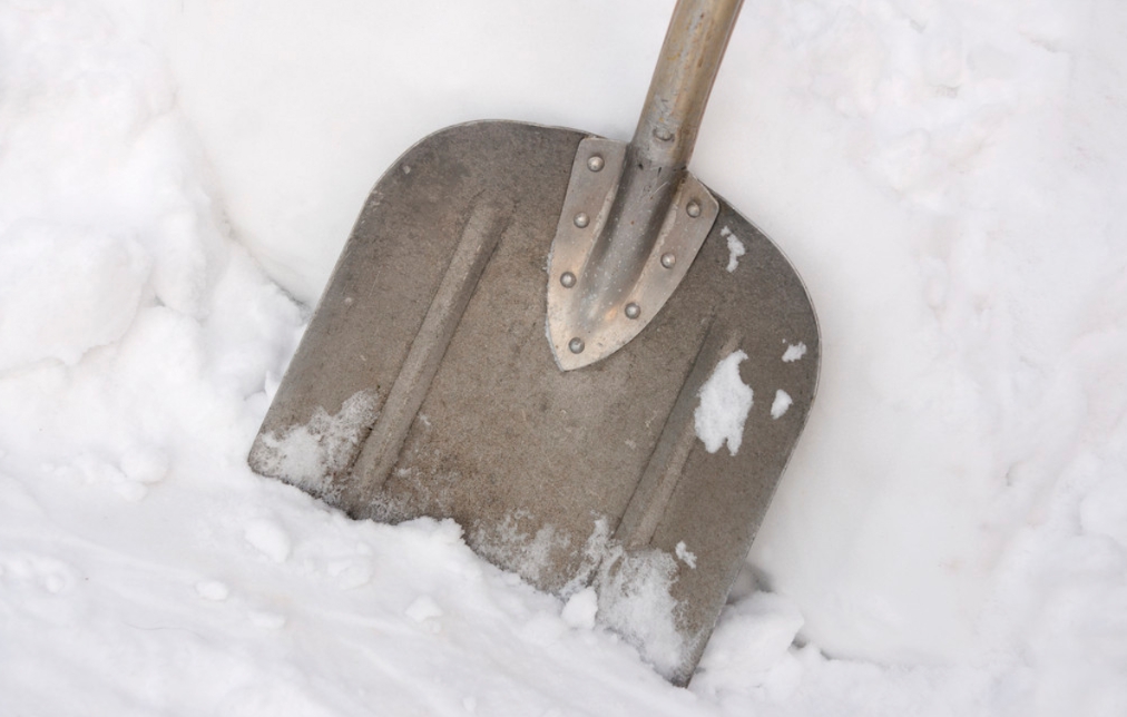 Mistake 6: Choosing the Wrong Shovel for Snow Removal
